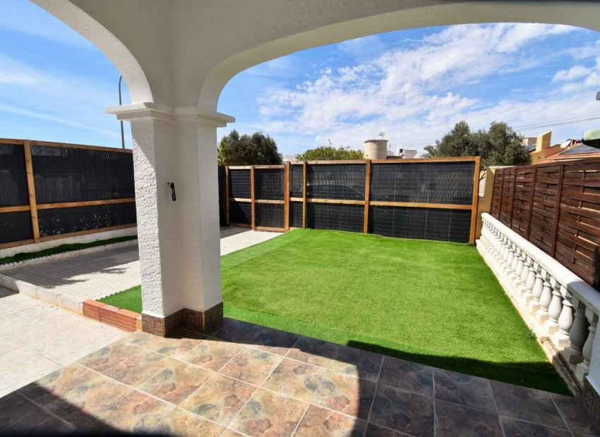 Resale - House - Quad - Orihuela Costa - La Florida