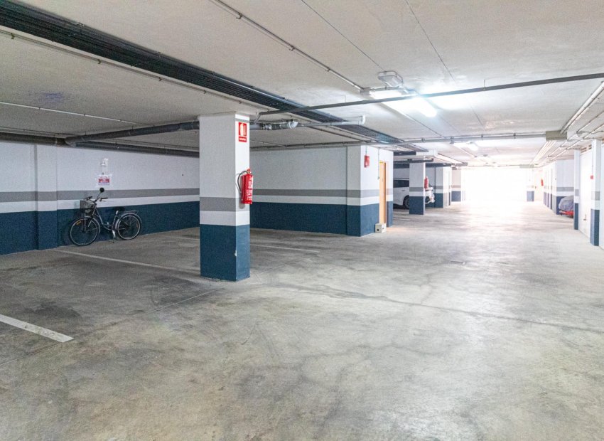 Resale - Parking space/Garage * - Orihuela Costa * - Agua Marina