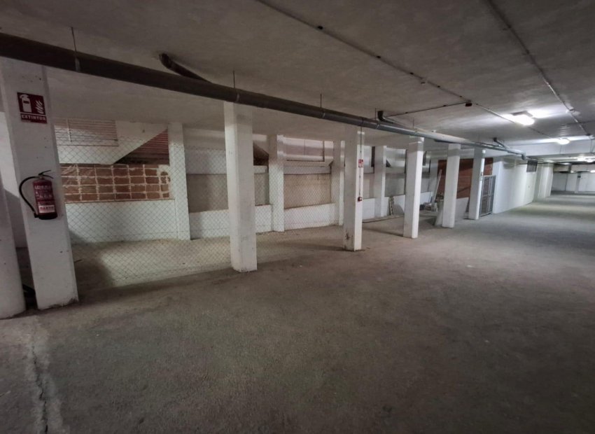 Resale - Parking space / Garage * - Orihuela Costa * - La Florida *