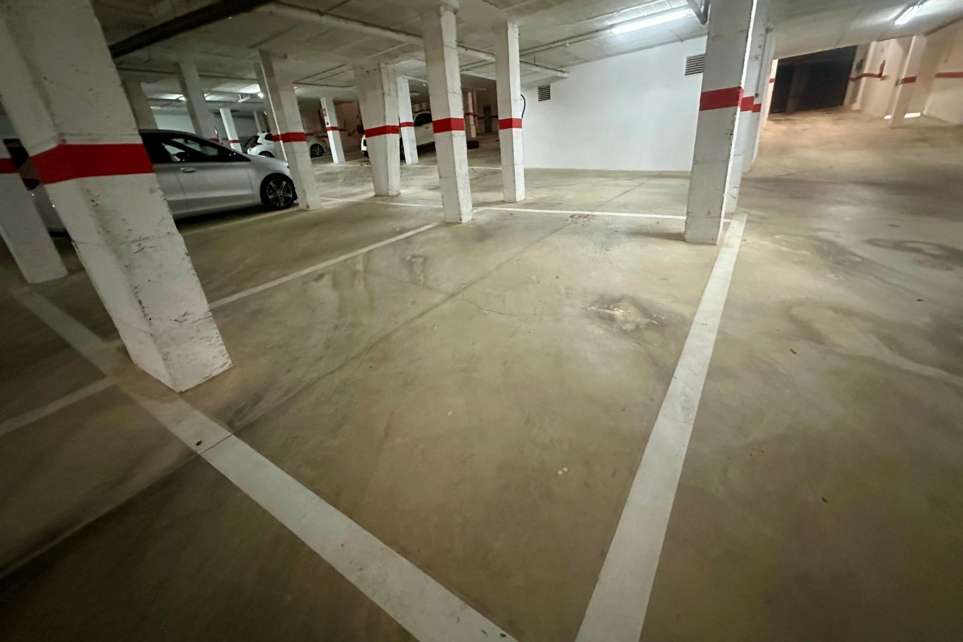 Resale - Parking space / Garage * - Torrevieja * - Cabo cervera *