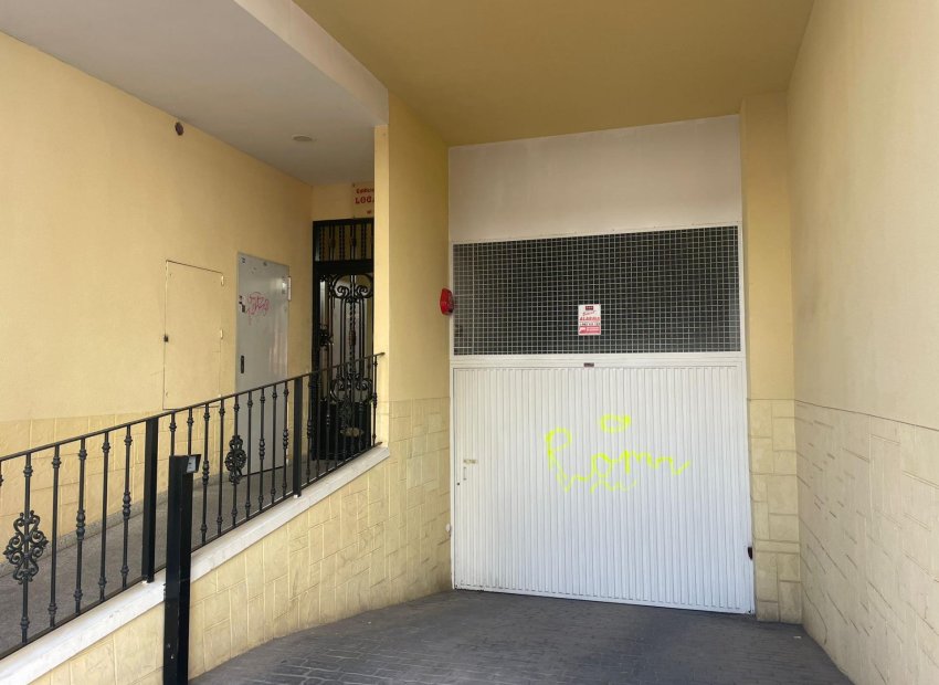 Resale - Parking space/Garage * - Torrevieja * - Playa del Cura *