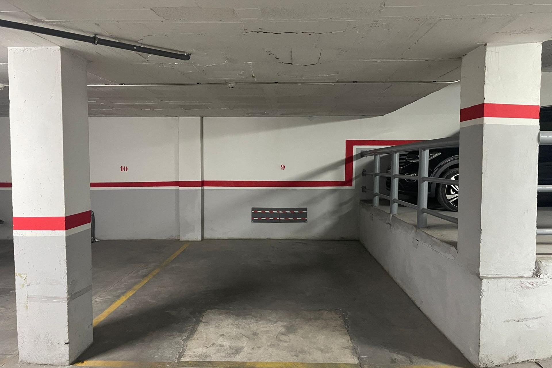 Resale - Parking space/Garage * - Torrevieja * - Playa del Cura *