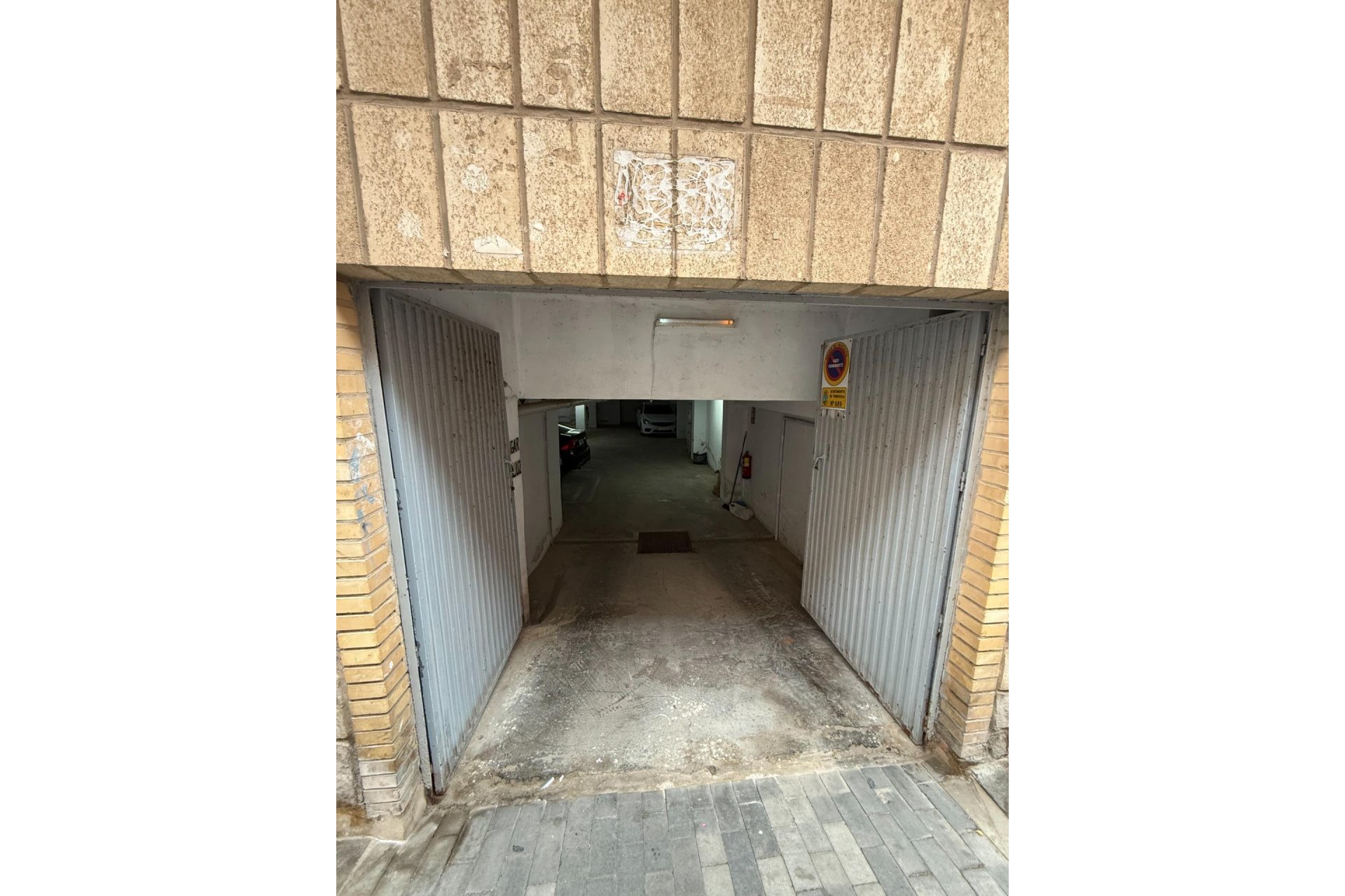 Resale - Parking space / Garage * - Torrevieja * - Playa del Cura *