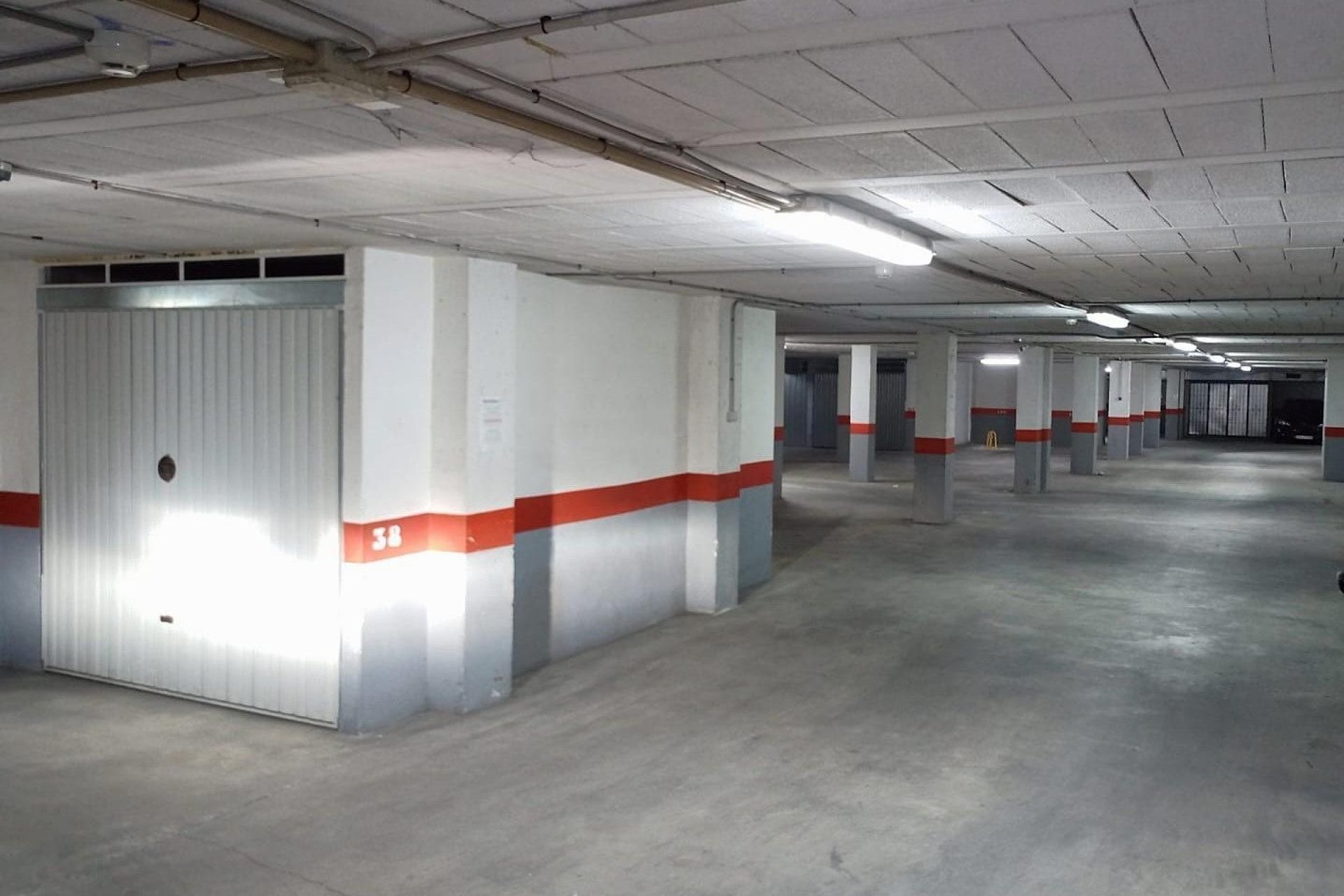 Resale - Parking space / Garage * - Torrevieja *