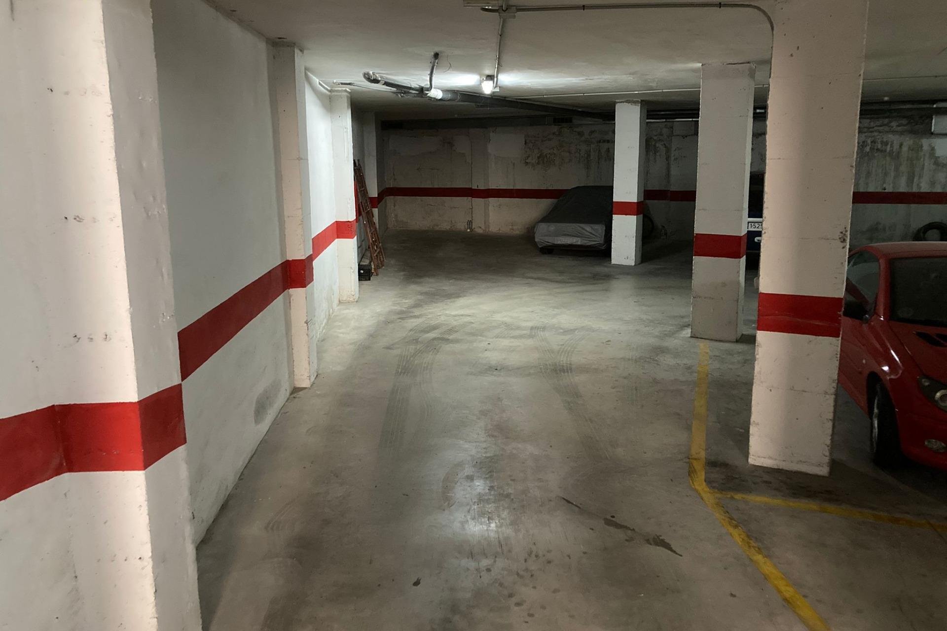 Resale - Parking space * - Torrevieja - Torrevieja *