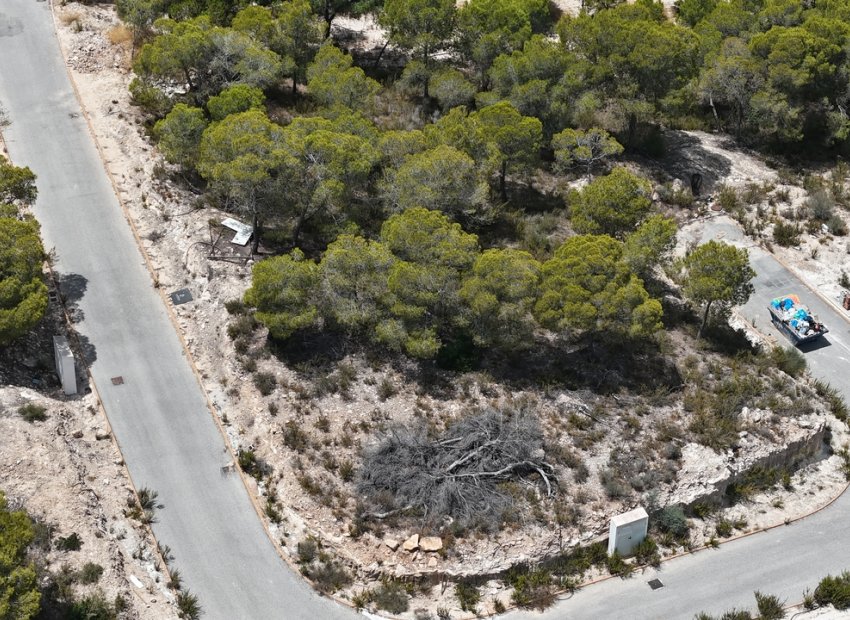 Resale - Plot * - Las Colinas Golf * - Las Colinas Golf Resort *