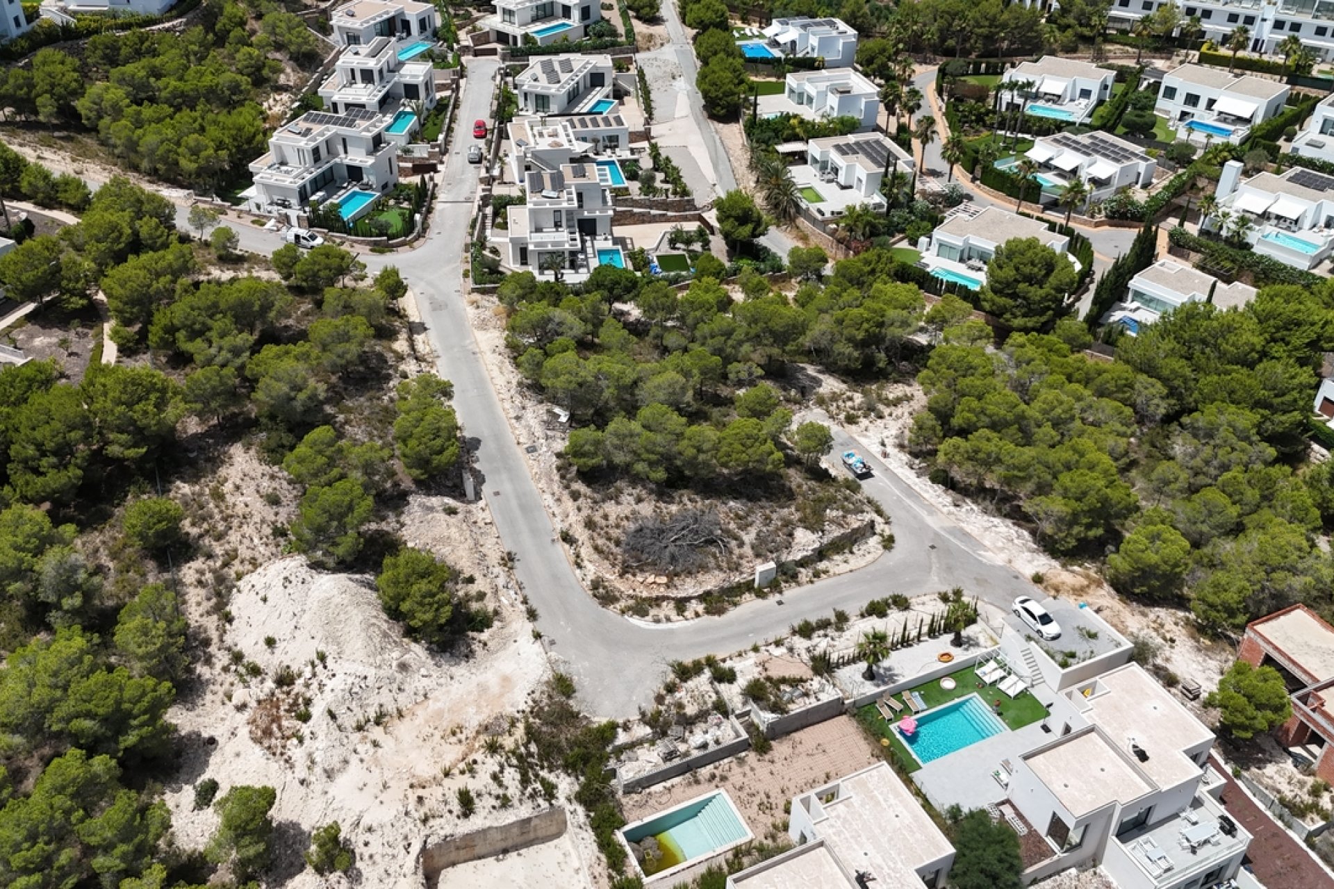 Resale - Plot * - Las Colinas Golf * - Las Colinas Golf Resort *