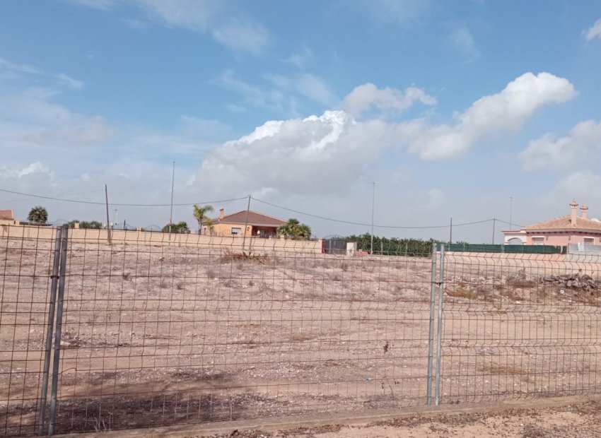 Resale - Plot * - Los Montesinos - La Herrada *