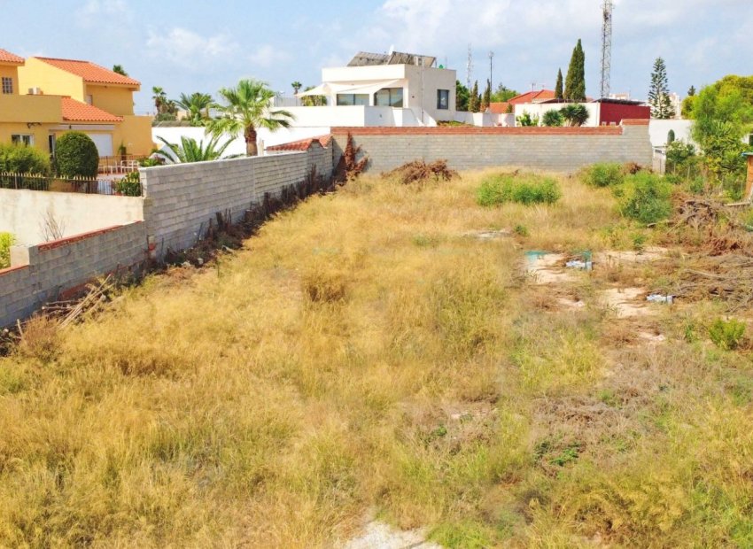 Resale - Plot * - Torrevieja * - Los Balcones *