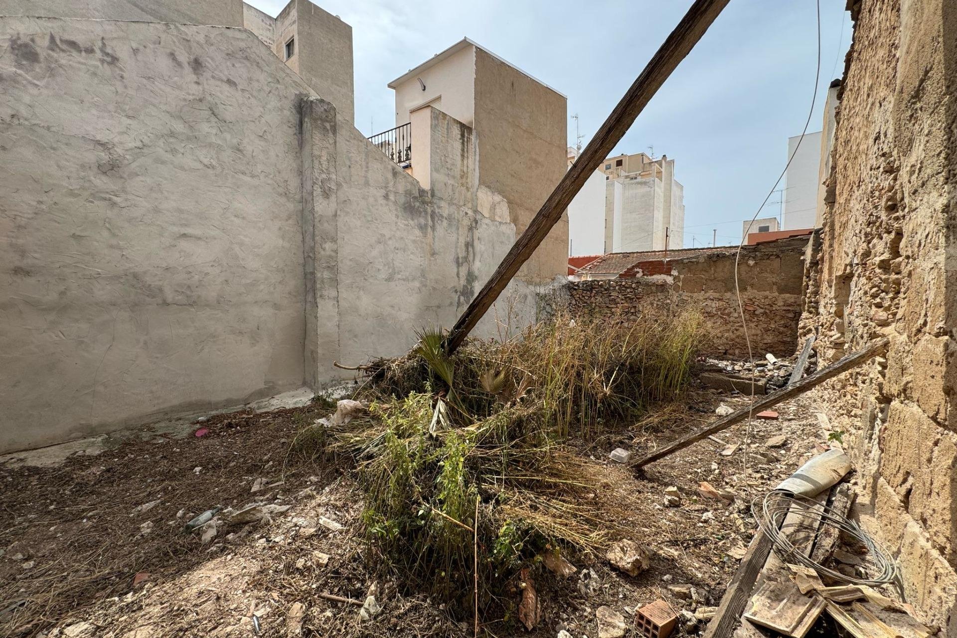 Resale - Plot * - Torrevieja *