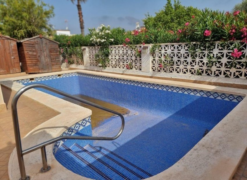 Resale - Semi Detached Villa - Torrevieja - La siesta