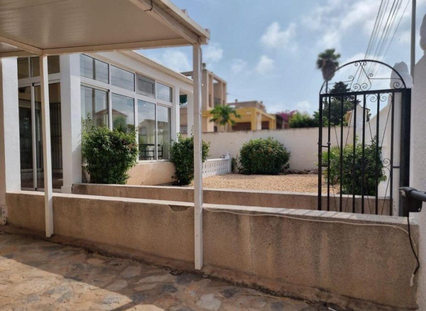 Resale - Semi Detached Villa - Torrevieja - La siesta