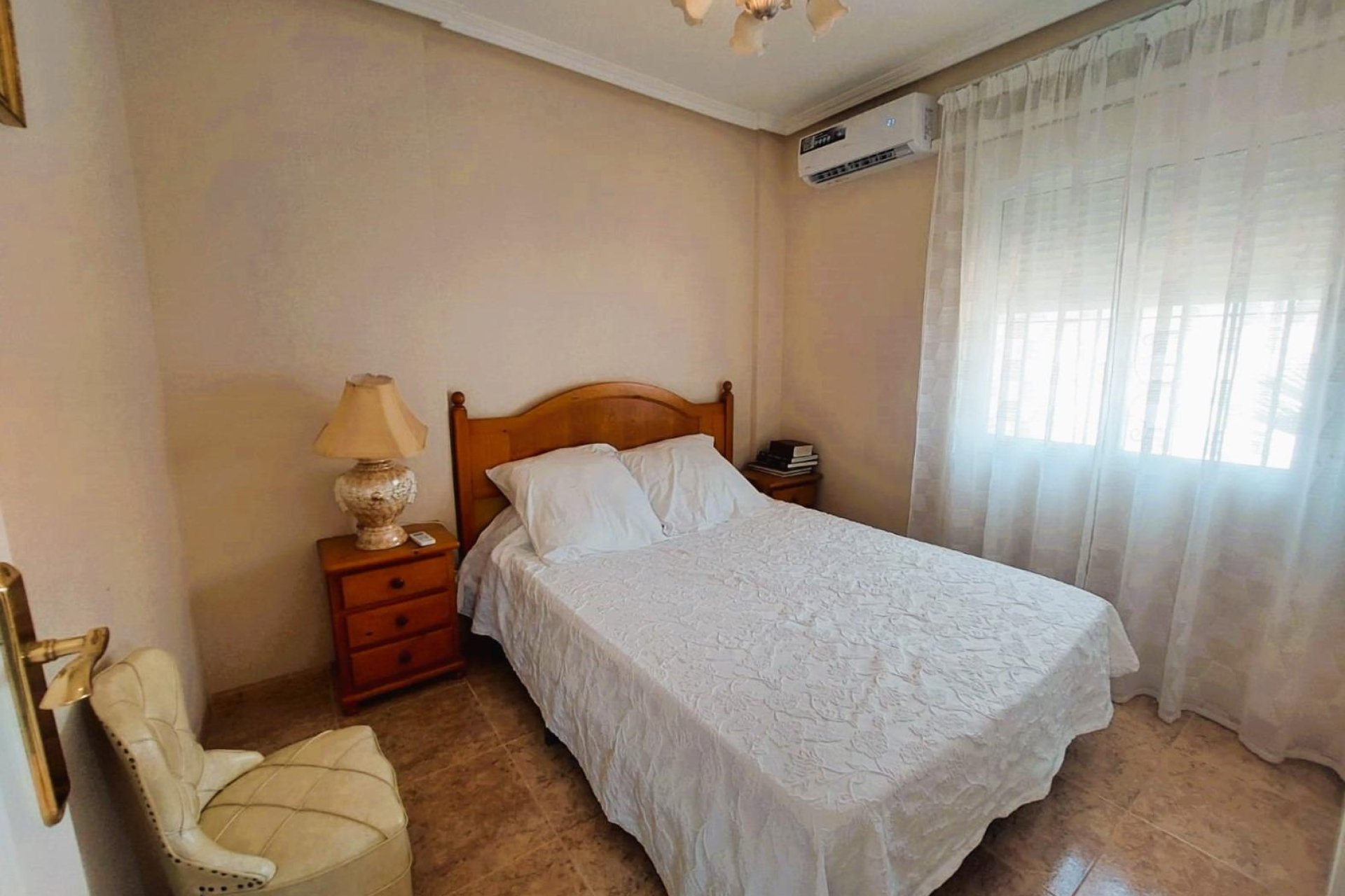 Resale - Semi Detached Villa - Torrevieja - Las calas