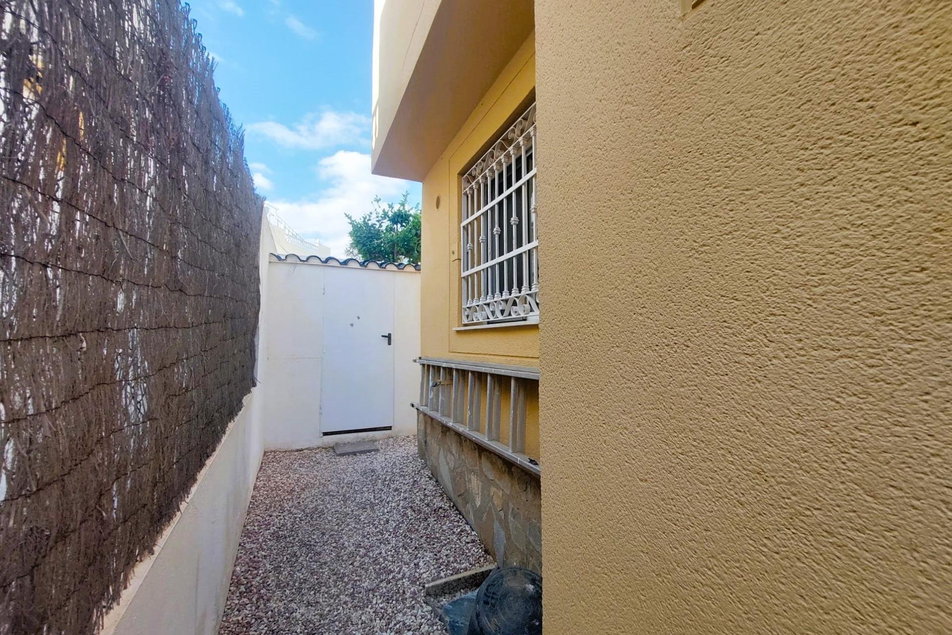 Resale - Semi Detached Villa - Torrevieja - Los Balcones