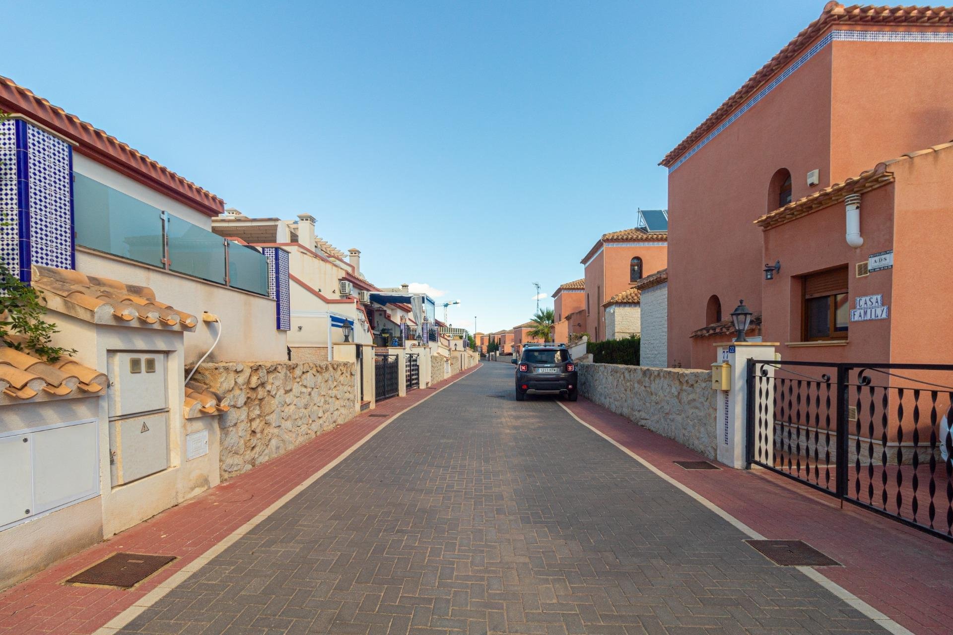 Resale - Terraced house - San Miguel de Salinas