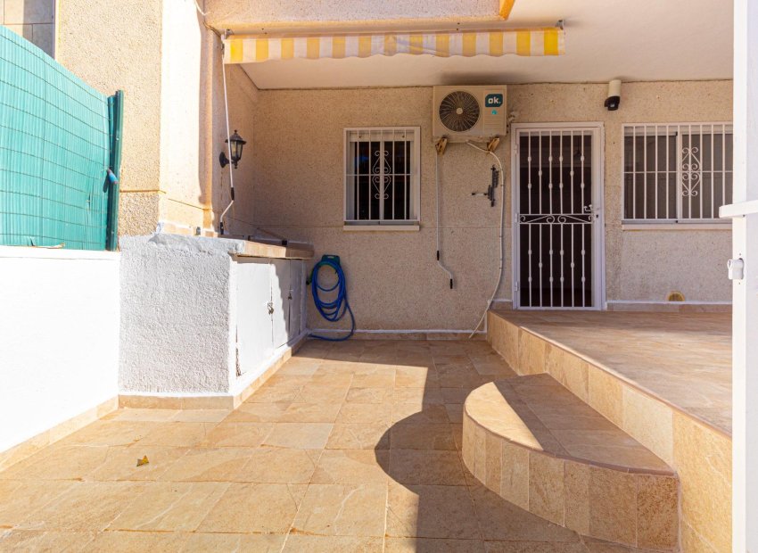 Resale - Terraced house - Torrevieja - Aguas Nuevas