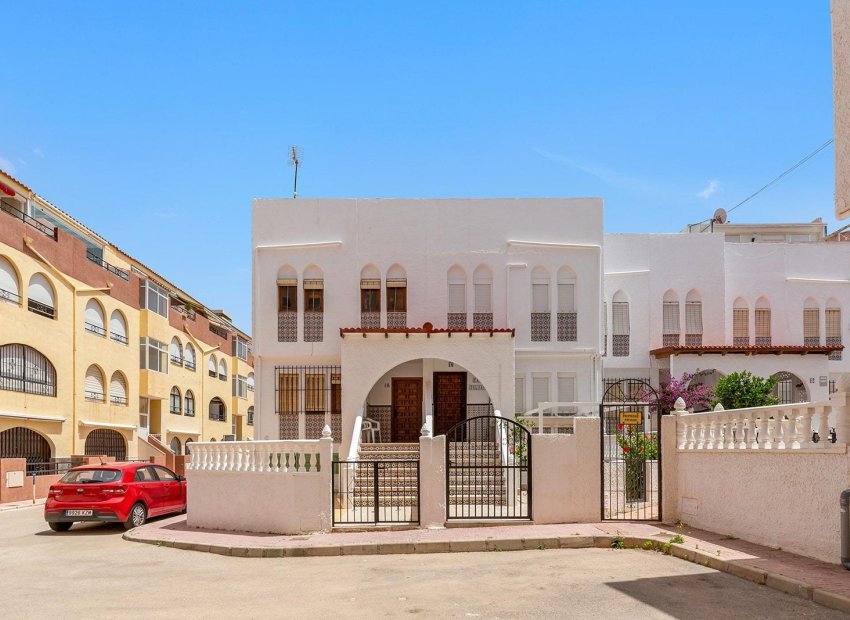 Resale - Terraced house - Torrevieja - La Mata pueblo