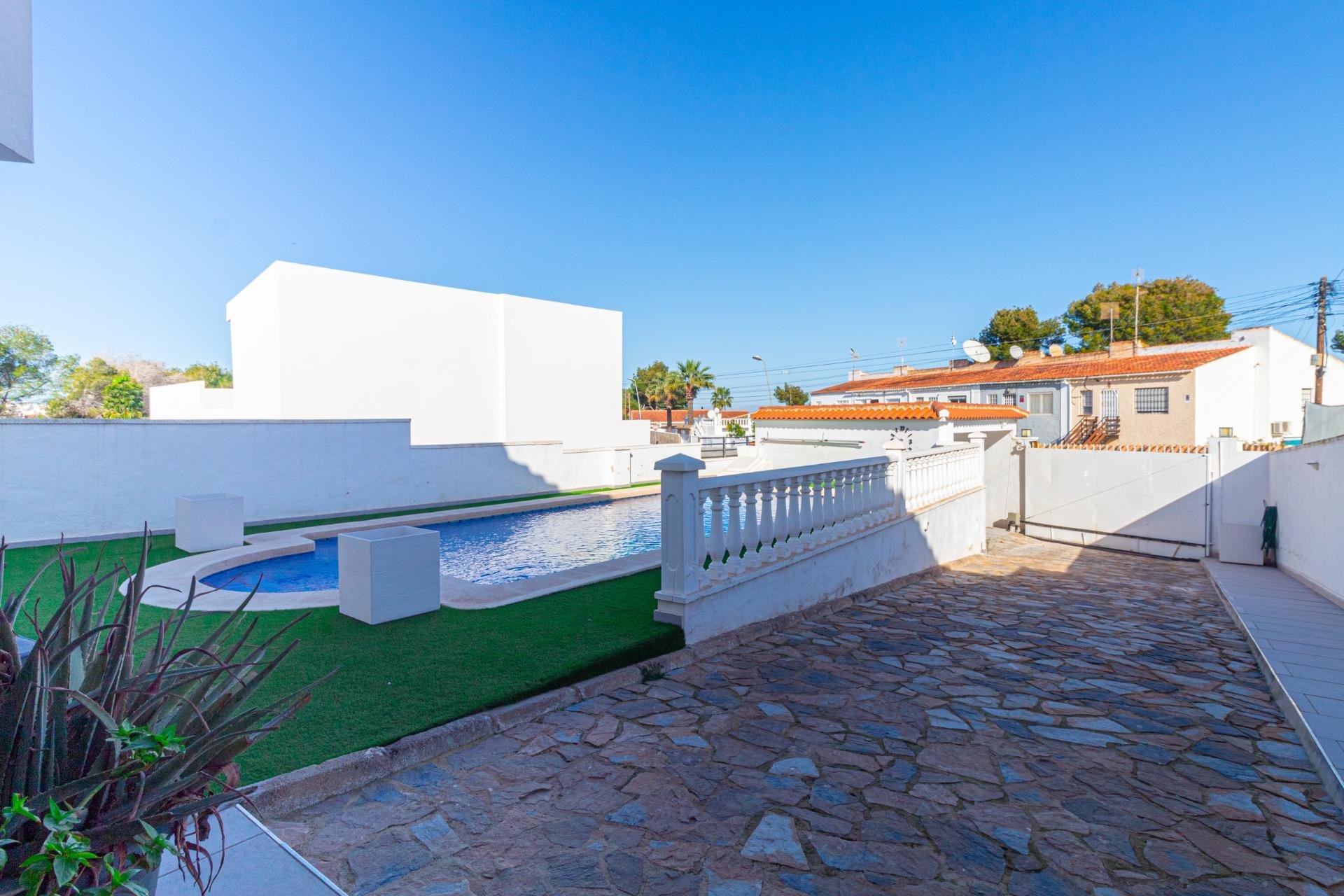 Resale - Terraced house - Torrevieja - Los Balcones - Los Altos del Edén