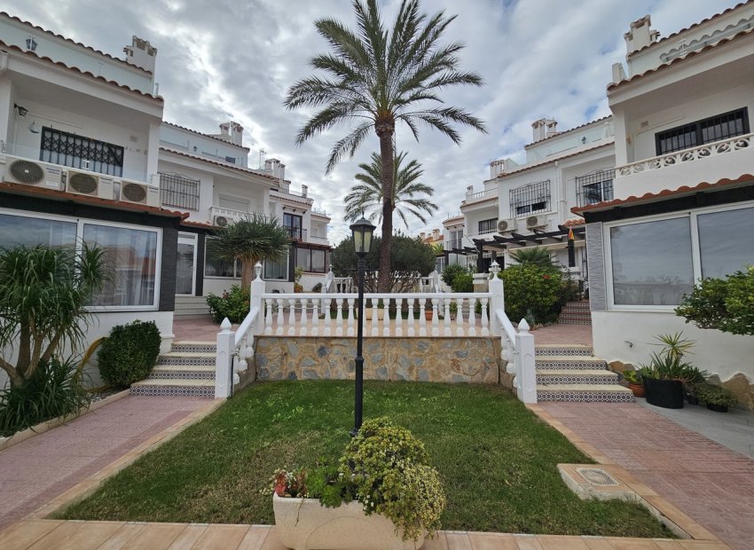 Resale - Town House - La Mata