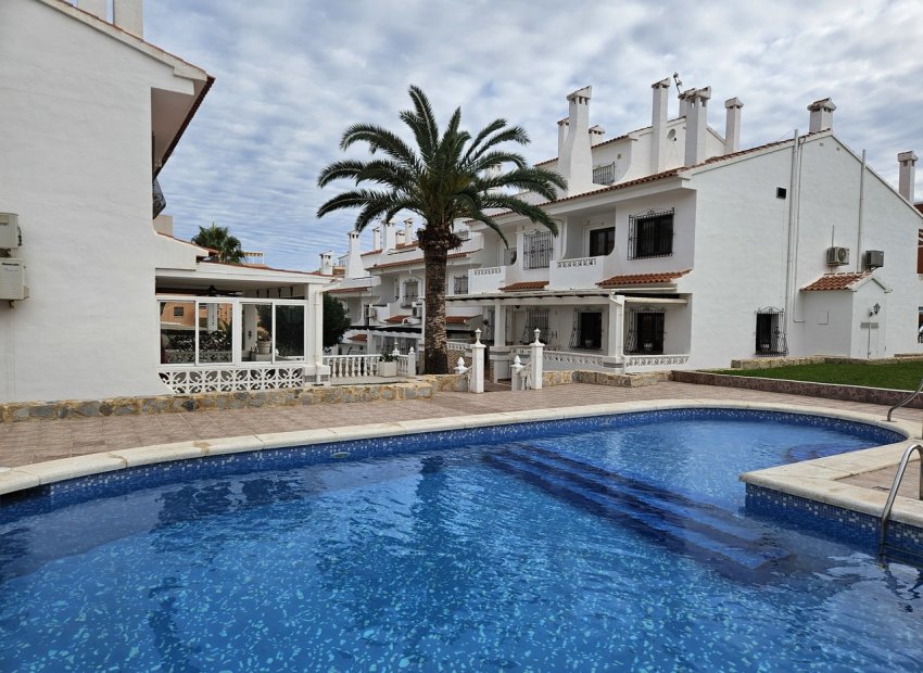 Resale - Town House - La Mata