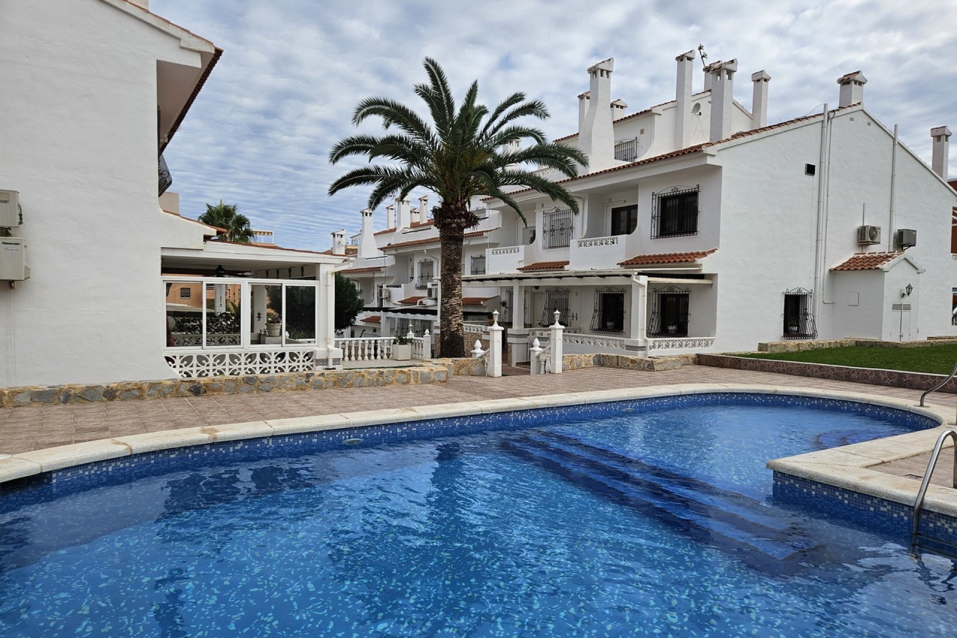 Resale - Town House - La Mata