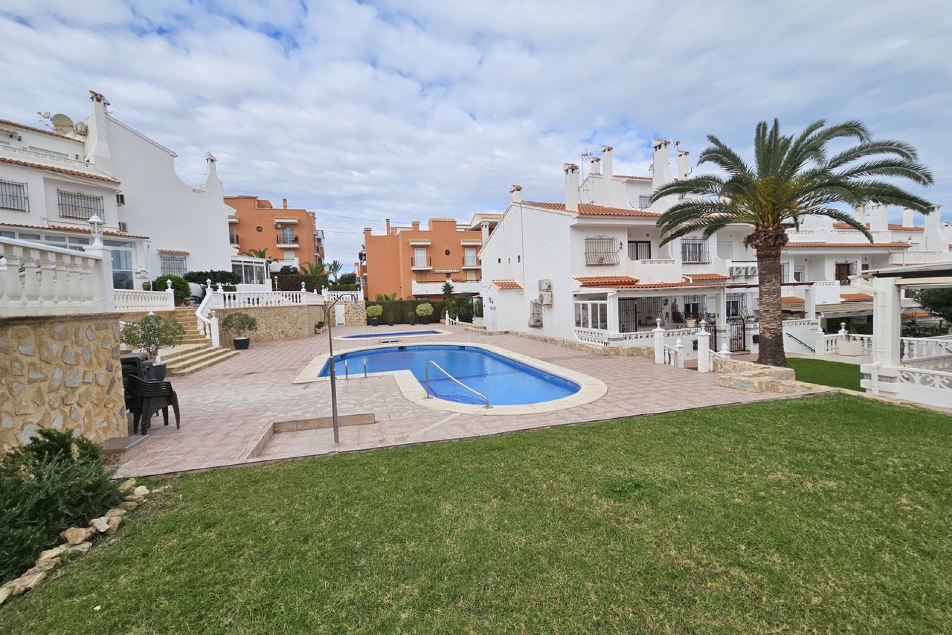 Resale - Town House - La Mata