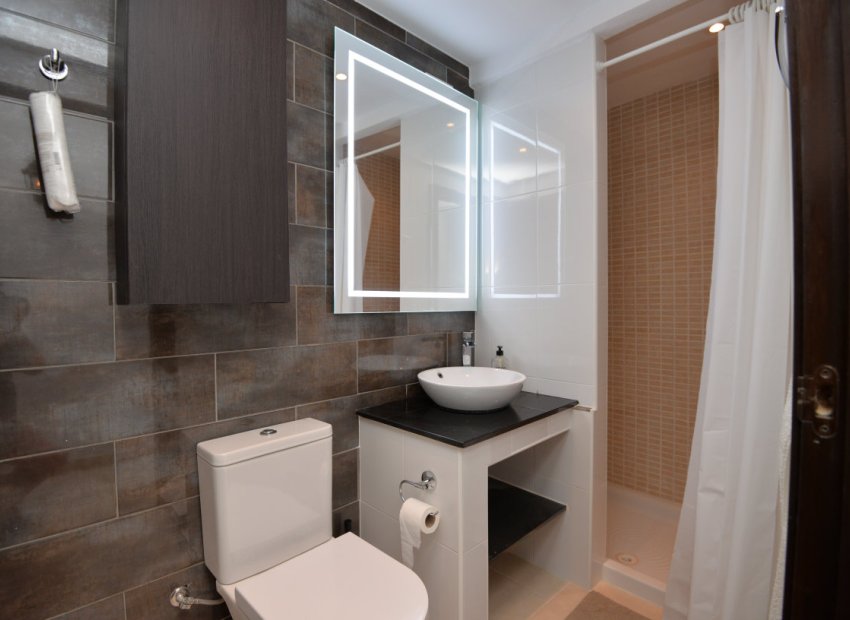 Resale - Townhouse * - Alicante - Alicante - City *