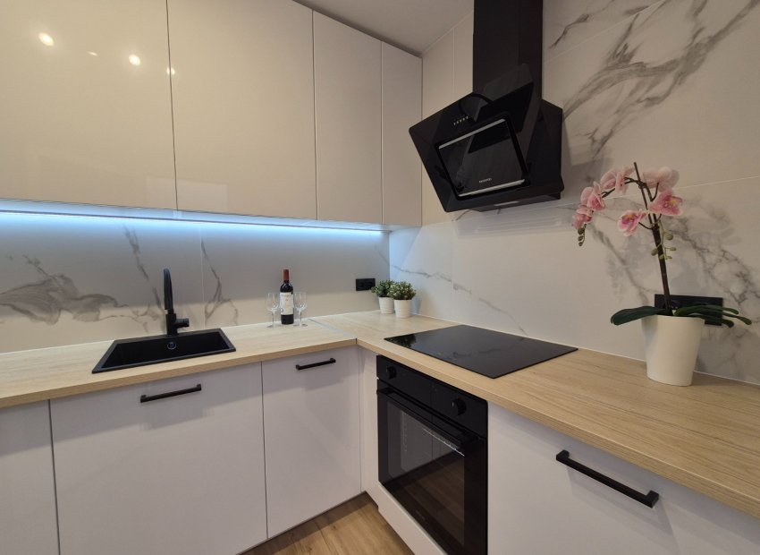 Resale - Townhouse * - Alicante * - La Florida