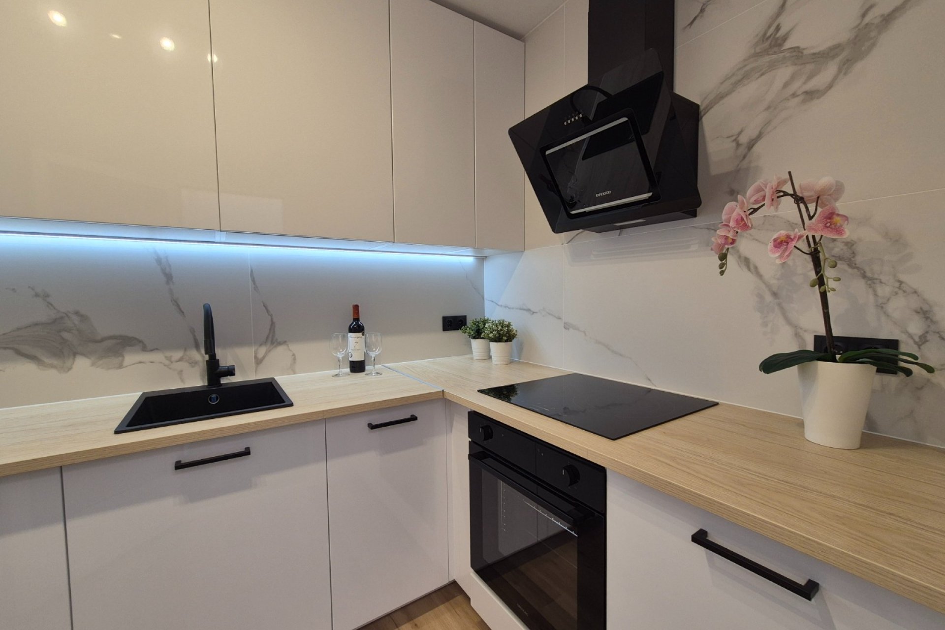 Resale - Townhouse * - Alicante * - La Florida