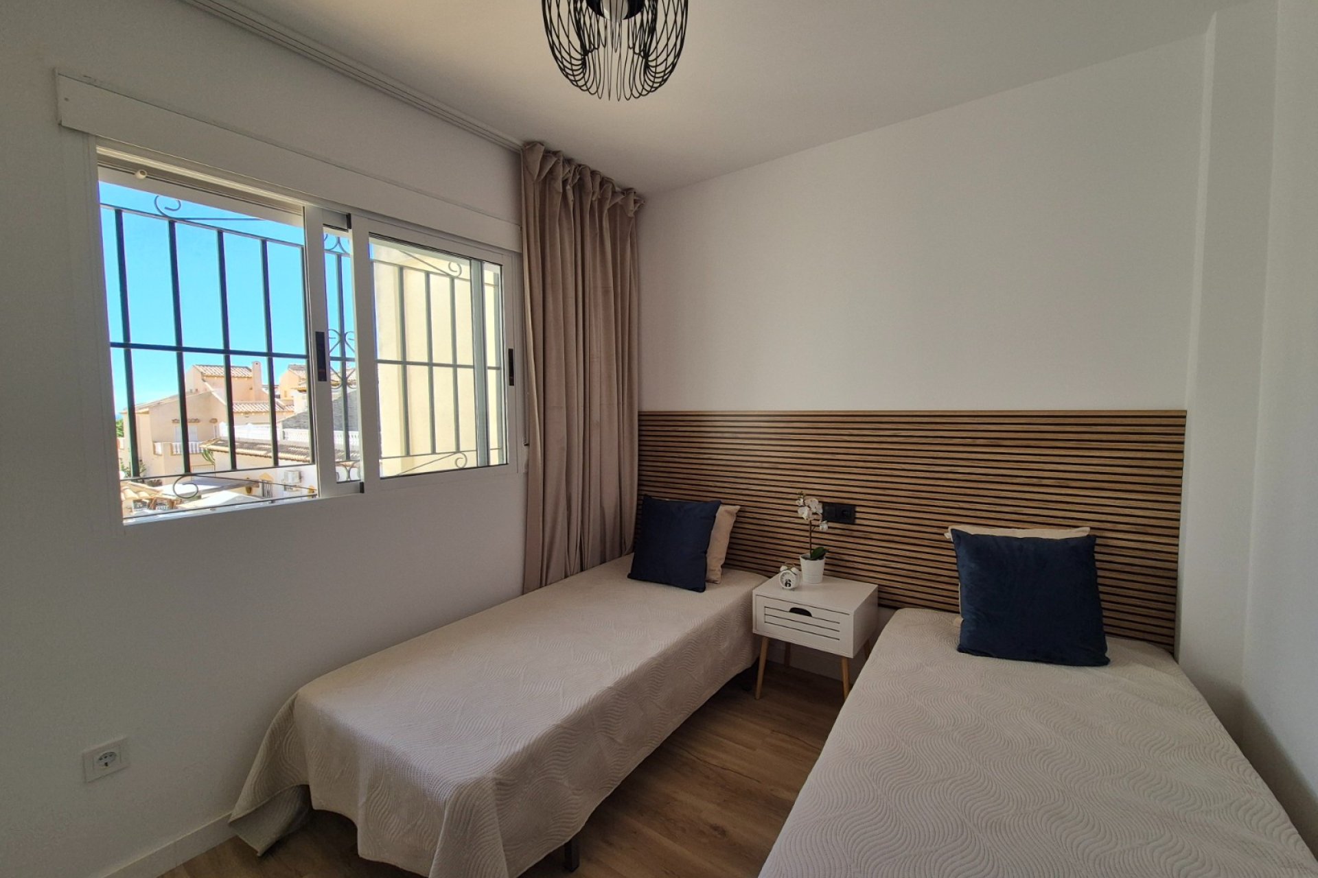 Resale - Townhouse * - Alicante * - La Florida