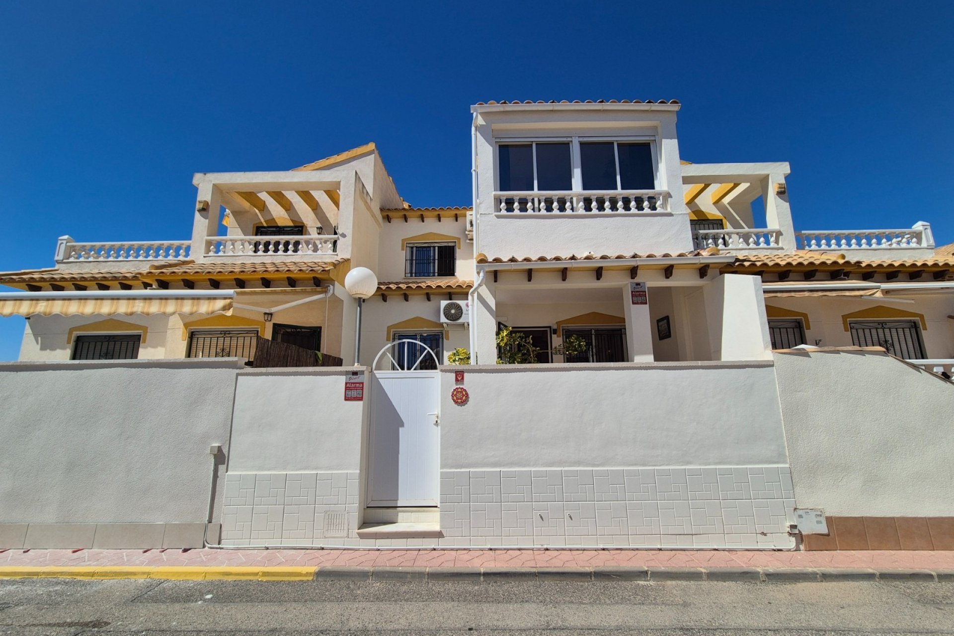 Resale - Townhouse * - Alicante * - La Florida