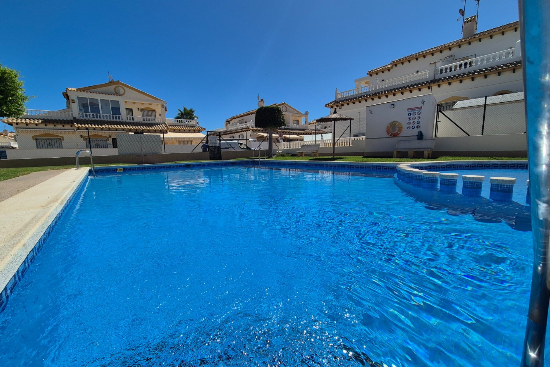 Resale - Townhouse * - Alicante * - La Florida
