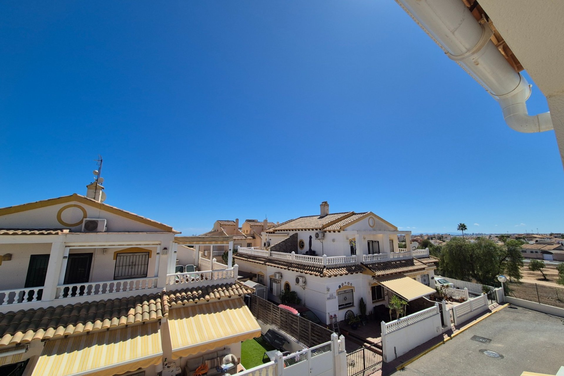 Resale - Townhouse * - Alicante * - La Florida