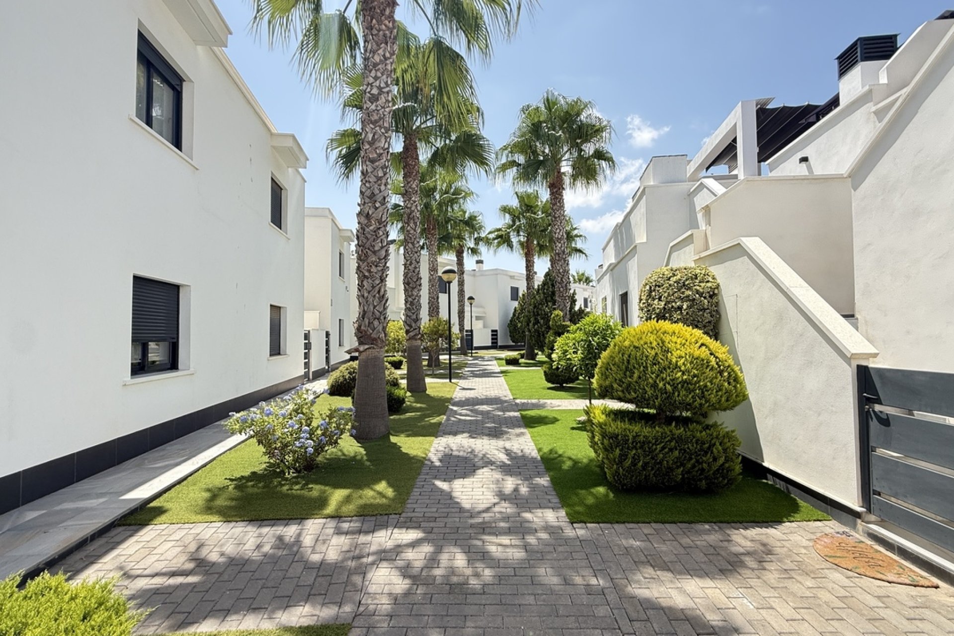 Resale - Townhouse * - Cabo Roig *