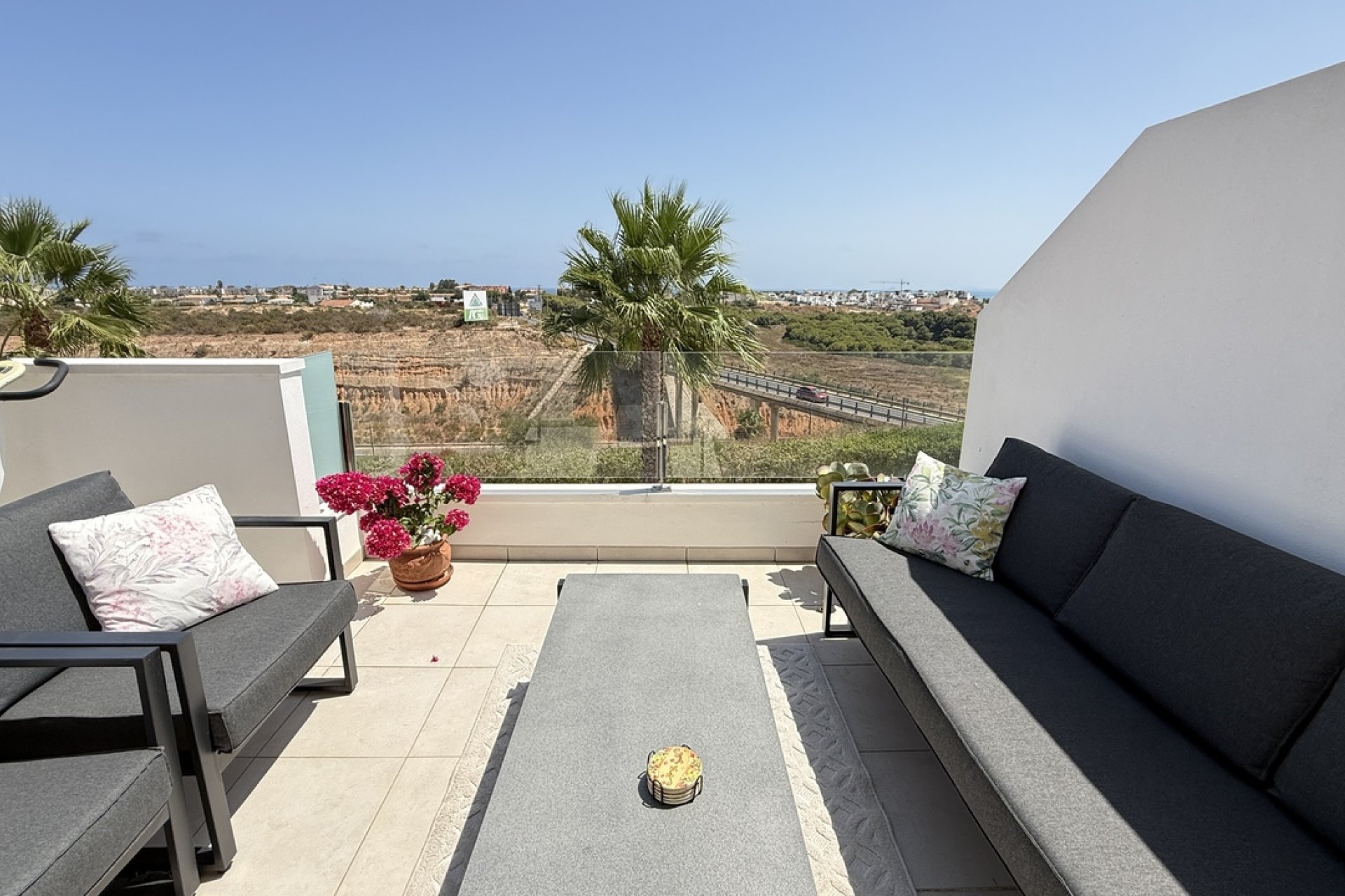 Resale - Townhouse * - Cabo Roig *