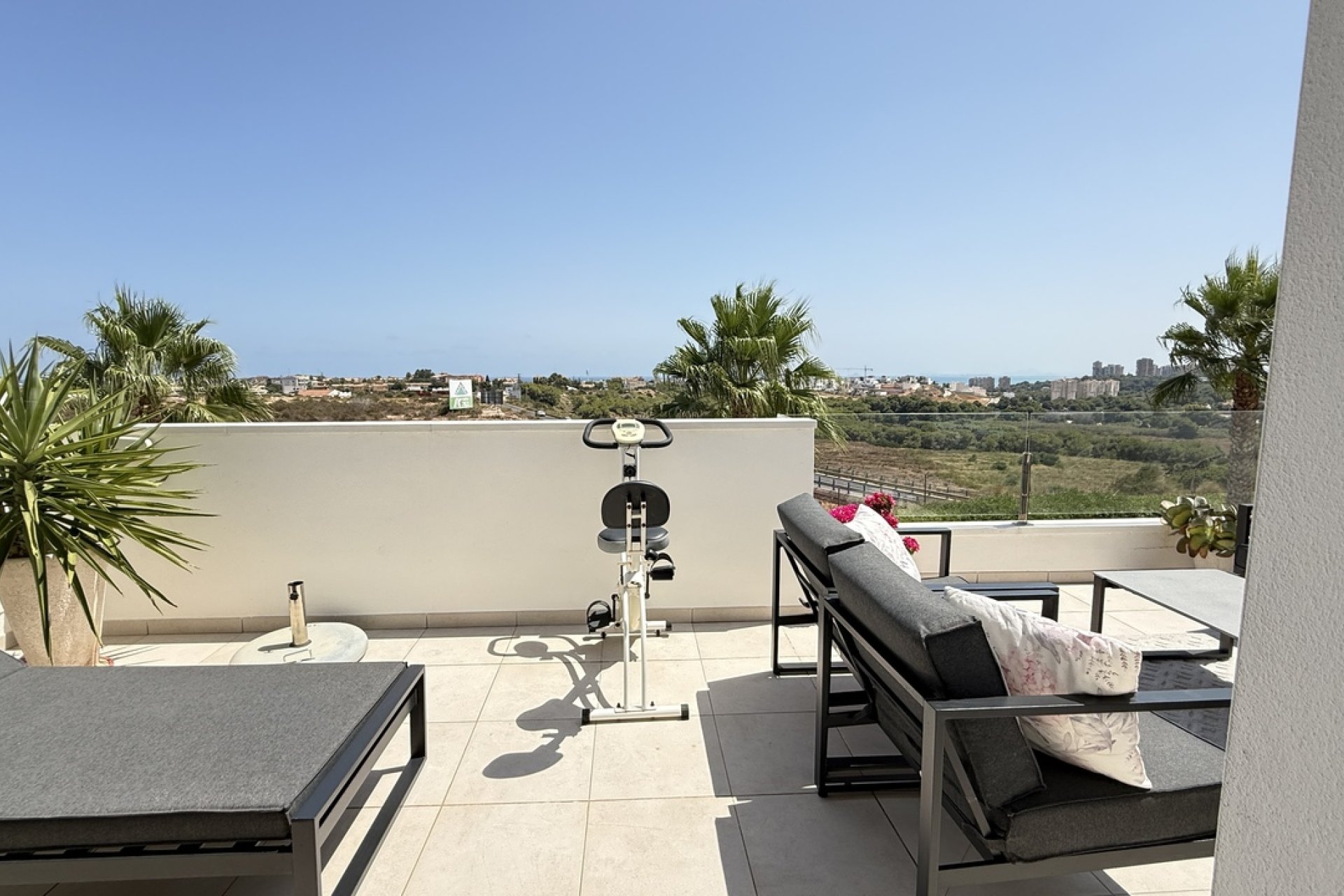 Resale - Townhouse * - Cabo Roig *