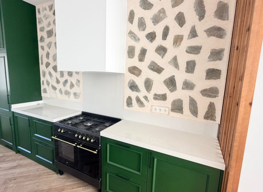 Resale - Townhouse * - Catral *