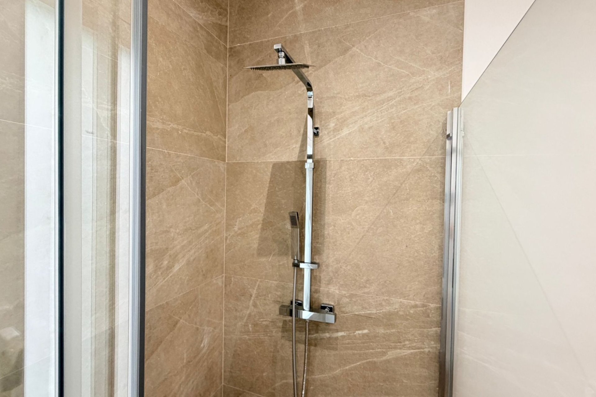 Resale - Townhouse * - Catral *