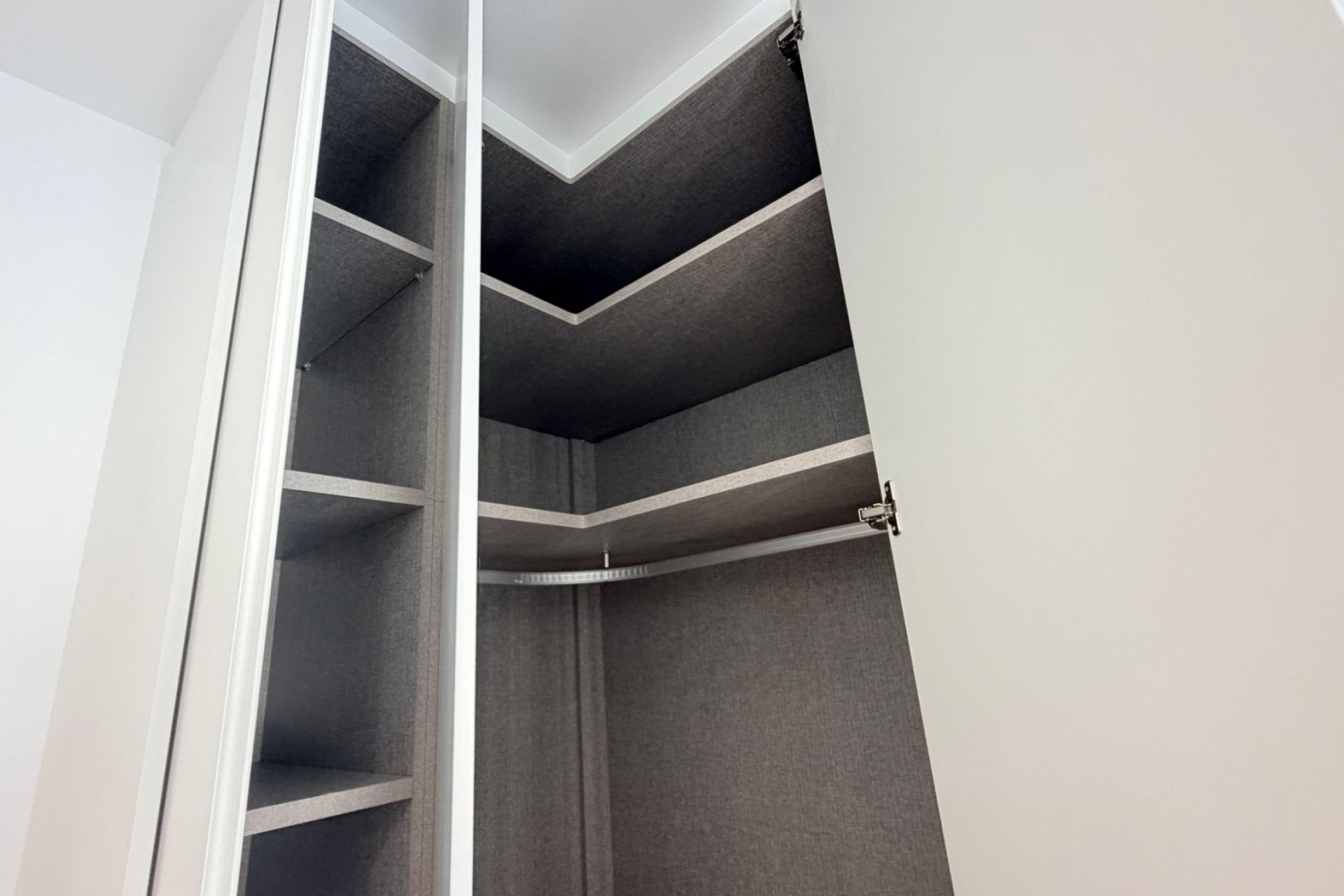 Resale - Townhouse * - Catral *