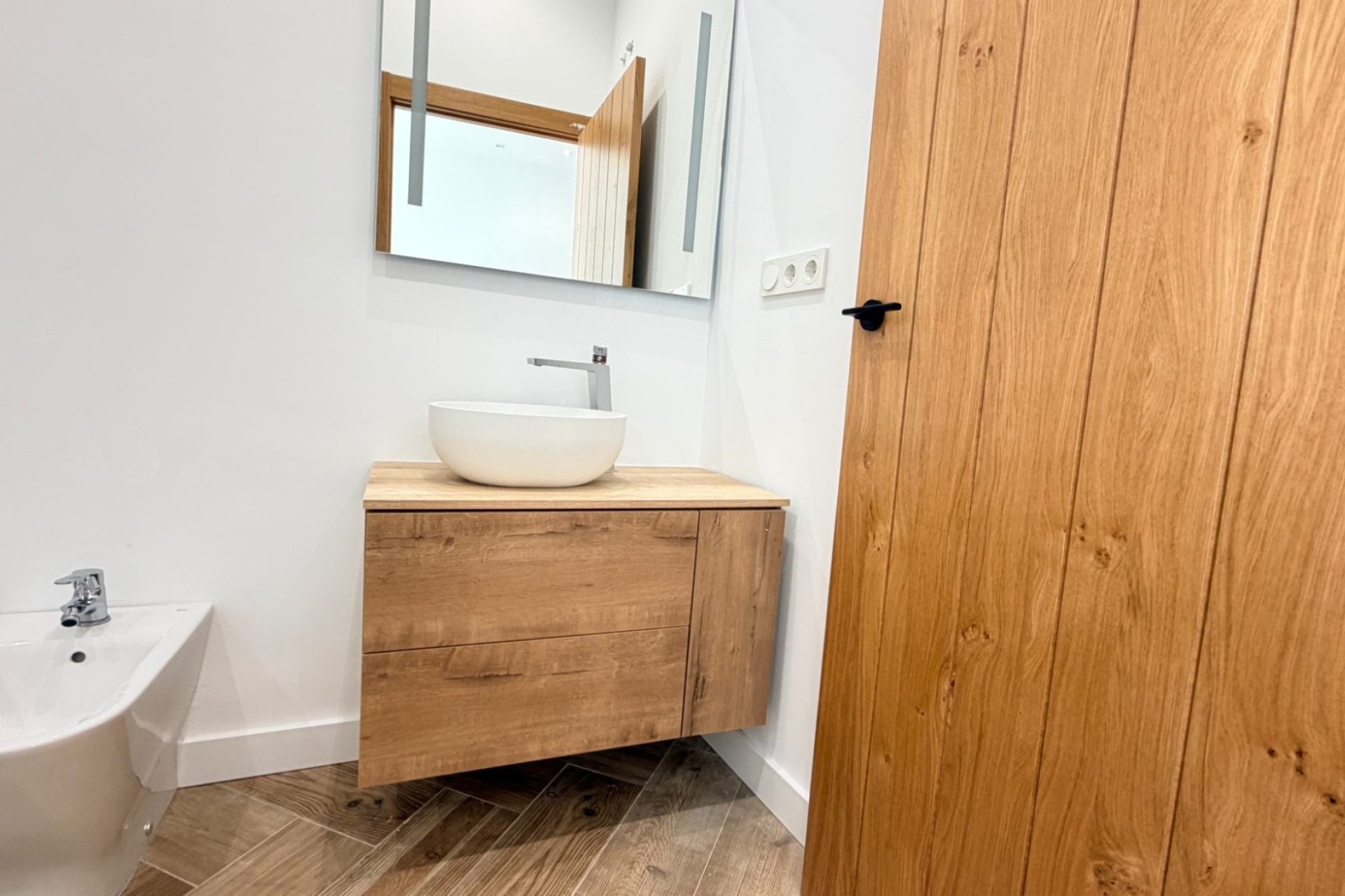 Resale - Townhouse * - Catral *