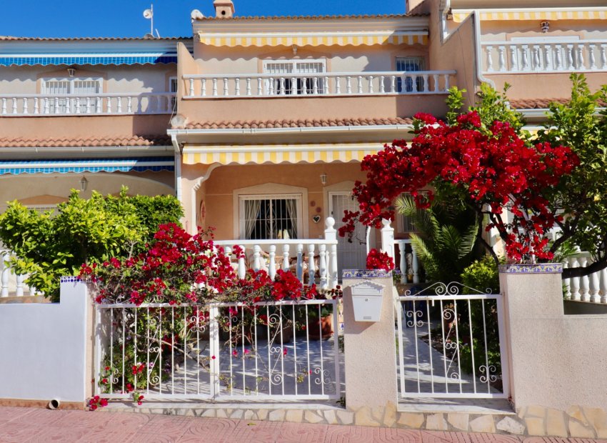 Resale - Townhouse * - Ciudad Quesada * - Doña Pepa *