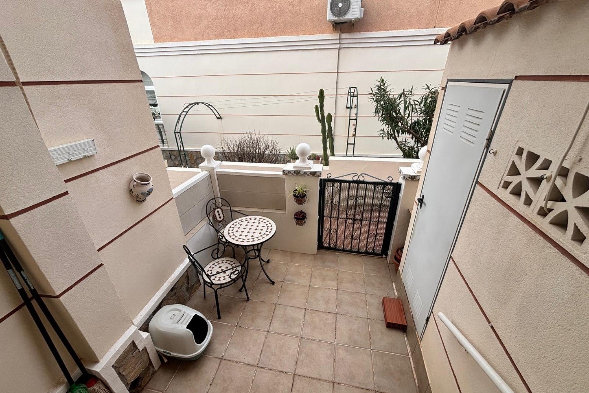 Resale - Townhouse * - Ciudad Quesada * - Doña Pepa *