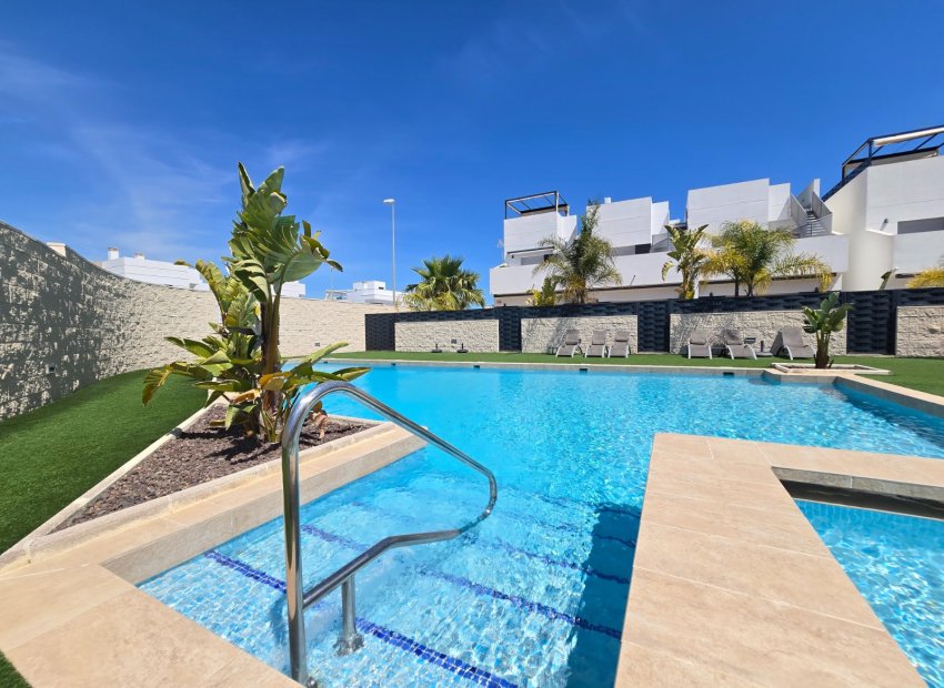 Resale - Townhouse * - Ciudad Quesada * - Doña Pepa *