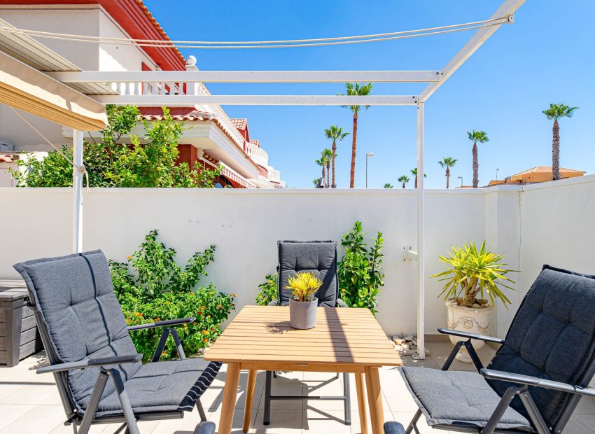 Resale - Townhouse * - Ciudad Quesada * - Doña Pepa *