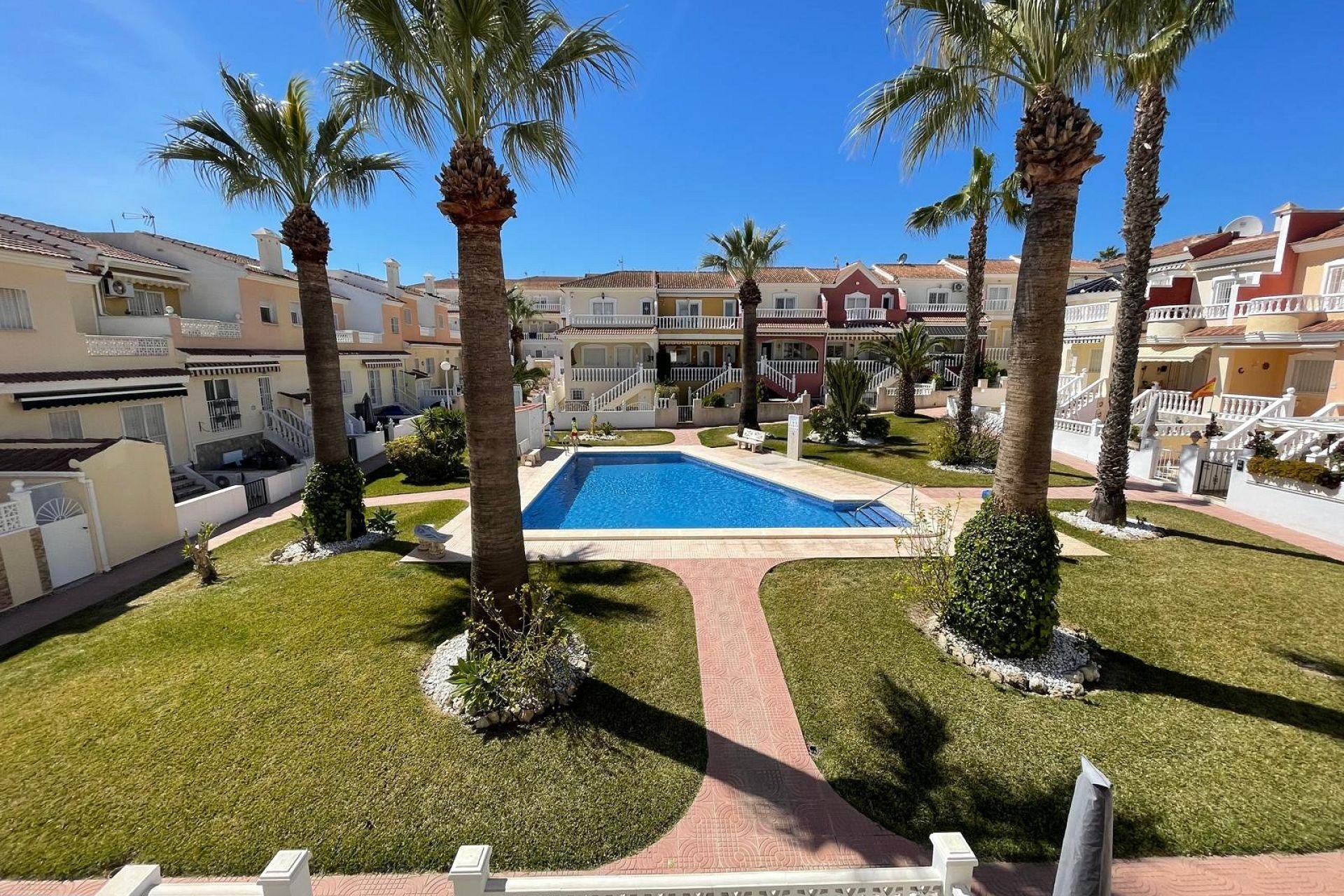 Resale - Townhouse * - Ciudad Quesada *