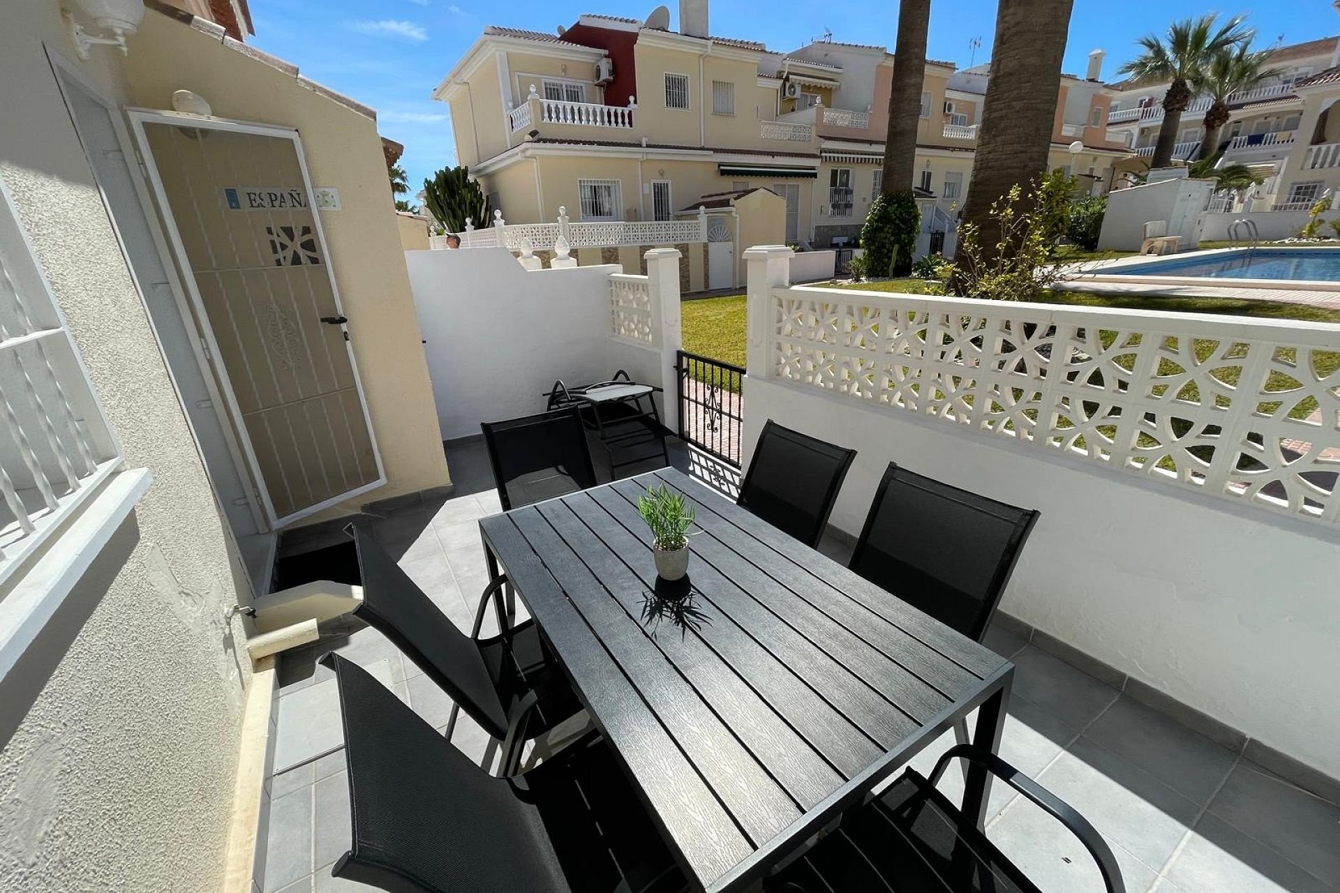 Resale - Townhouse * - Ciudad Quesada *