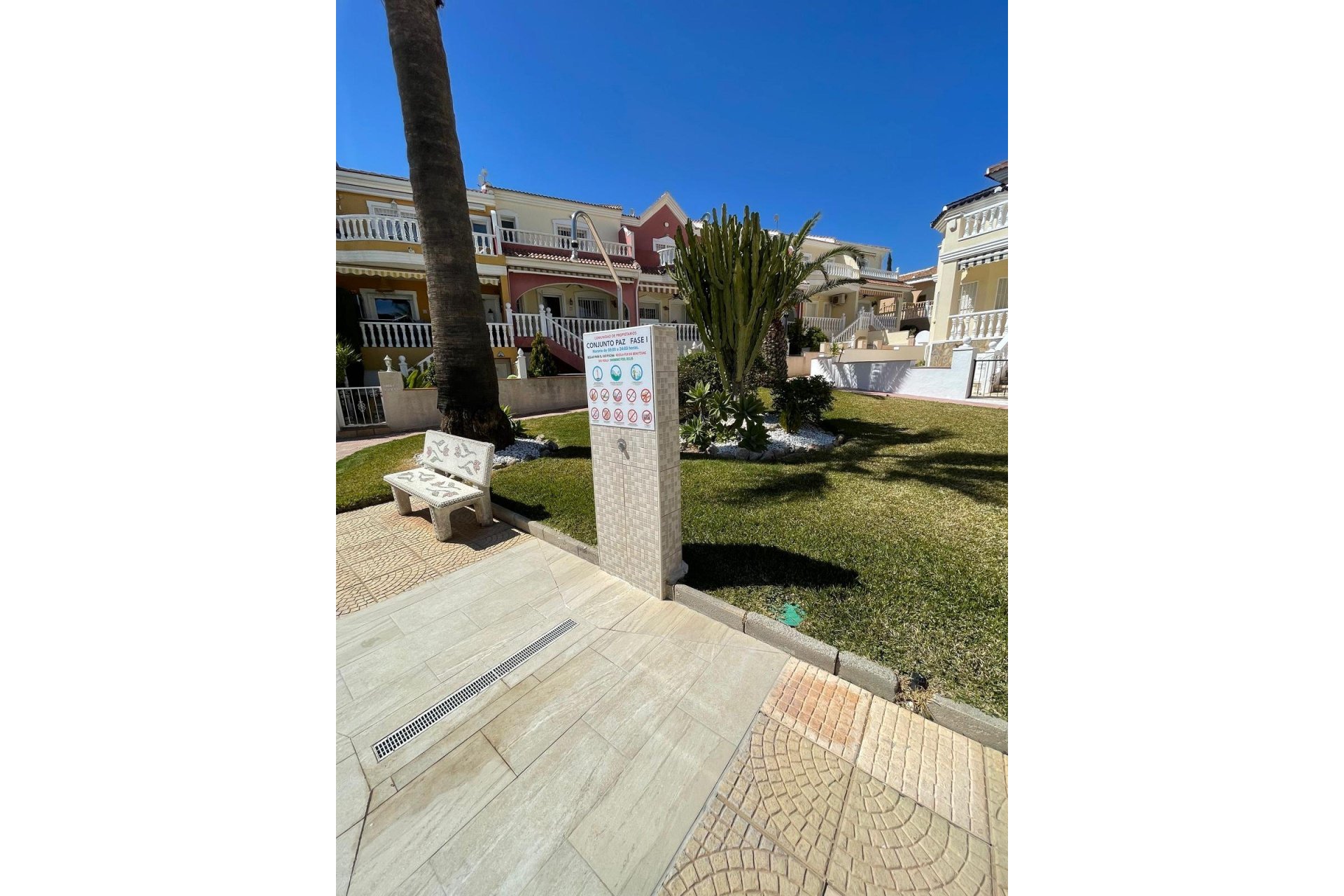 Resale - Townhouse * - Ciudad Quesada *