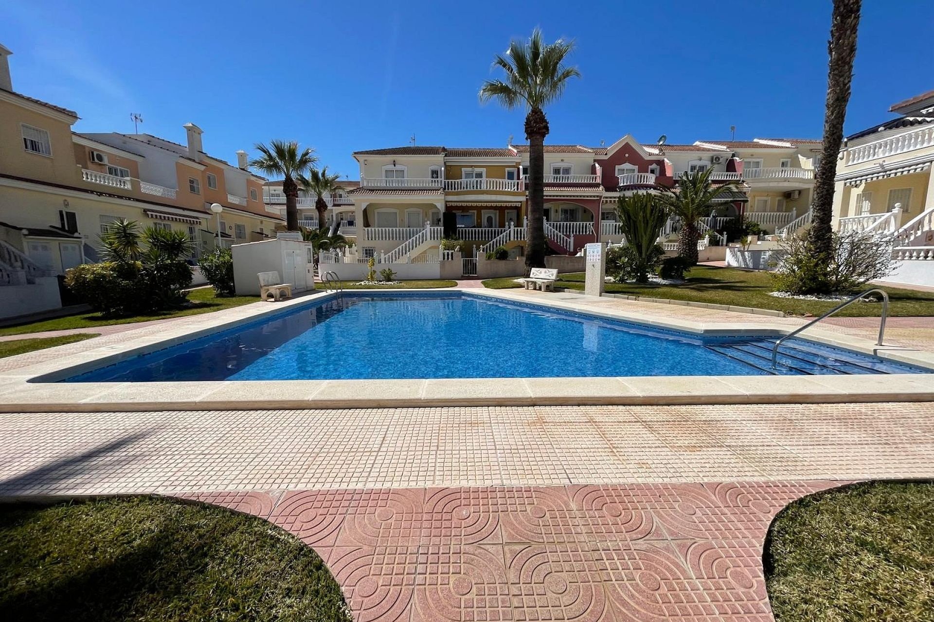 Resale - Townhouse * - Ciudad Quesada *
