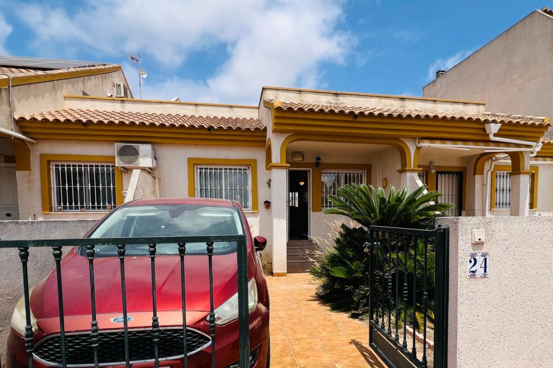 Resale - Townhouse * - Daya Nueva *
