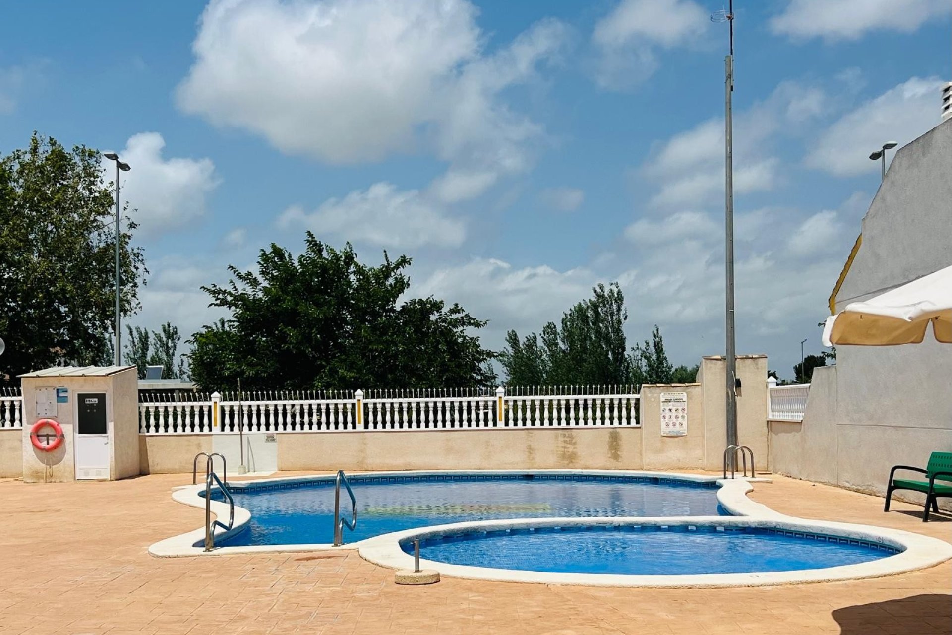Resale - Townhouse * - Daya Nueva *